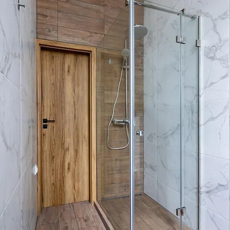 Romari туган барановського 30 Apartment