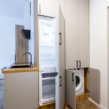 Romari туган барановського 30 Апартаменти