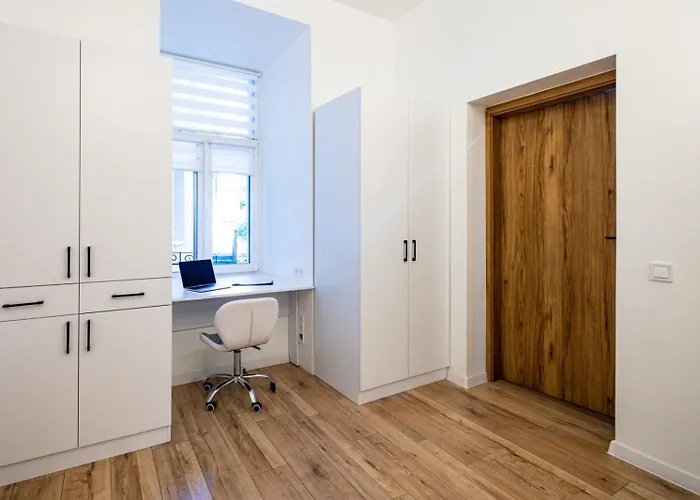 Romari туган барановського 30 * Leópolis