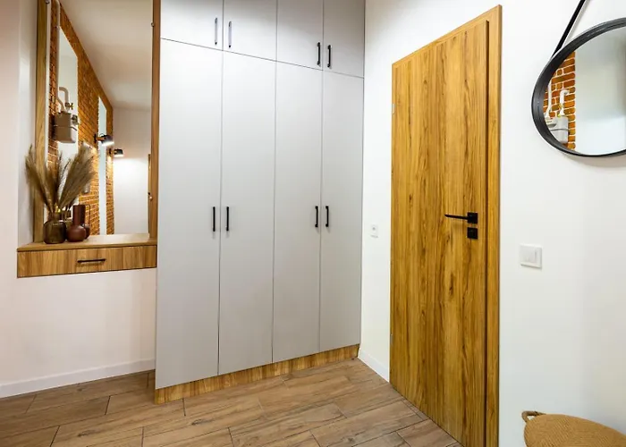 Romari туган барановського 30 * Leópolis