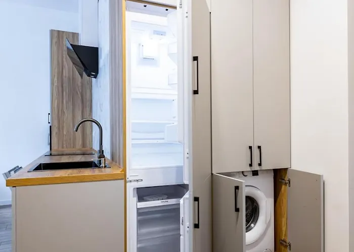 Romari туган барановського 30 Apartment